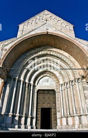 Église Duomo de San Ciriaco, architecture romane, Ancône, Marches, Italie Banque D'Images