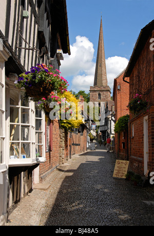 Church Lane, Ledbury, avec l'église paroissiale à la fin Banque D'Images