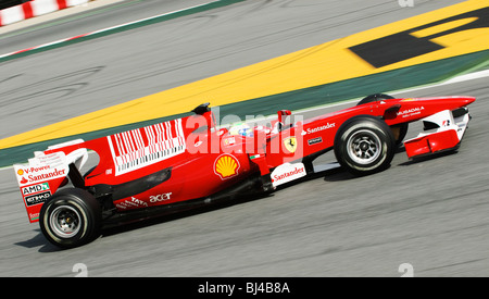 Felipe Massa (BRA) Ferrari F10 dans la voiture de course de Formule 1 lors des tests en février 2010 Banque D'Images