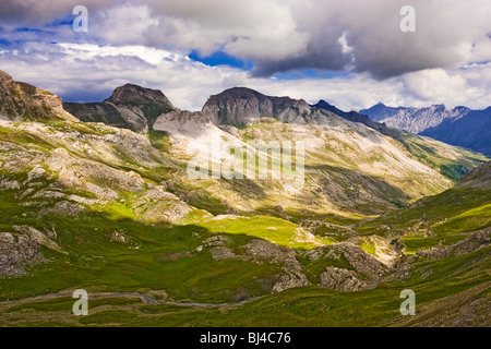 Paysage de montagne 74000 - Route de la Bonette dans les Alpes Maritimes, Provence, France Banque D'Images