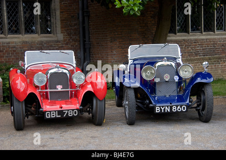 Lagonda rapier voitures sur le parvis de l'hôtel Great Fosters, Egham, Surrey Banque D'Images