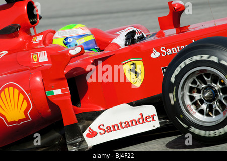 Felipe Massa (BRA) Ferrari F10 dans la voiture de course de Formule 1 lors des tests en février 2010 Banque D'Images