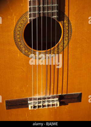 Guitare cordes nylon de la guitare classique espagnole Banque D'Images