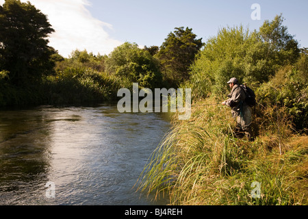 Guide de pêche guides Duncan McDonald Huka Lodge réduite sur la moitié d'une journée et des excursions de pêche Taupo Nouvelle-zélande Banque D'Images