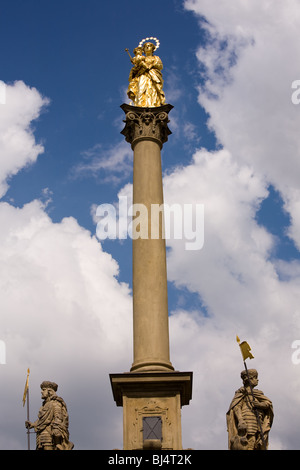 Colonne mariale à Kromeriz, en Moravie (République tchèque), construite après la peste en 1680. Banque D'Images