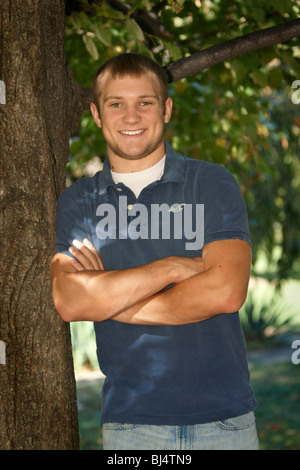 Un jeune de 17 ans American high school teen boy Banque D'Images