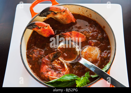 Pot de Ciopinot crabe cioppino, Restaurant, San Luis Obispo, Californie, États-Unis d'Amérique Banque D'Images