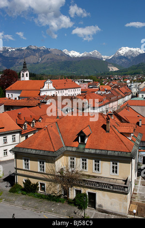 Kamnik et anciennes maisons de ville Monastère Franciscain 1495 Eglise de St Jacob 15e siècle, remanié en style Baroque Kamniske Savinje Banque D'Images