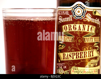 Samuel Smith's bière de framboise bio Banque D'Images