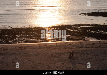 Coucher du soleil à Ballybunnion beach, comté de Kerry, Irlande Banque D'Images