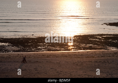 Coucher du soleil à Ballybunnion beach, comté de Kerry, Irlande Banque D'Images