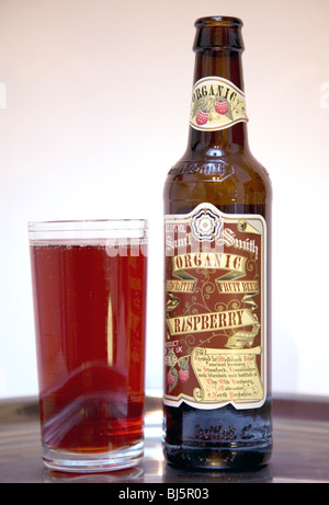 Samuel Smith's bière de framboise bio Banque D'Images