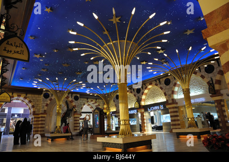 Souk de l'or dans le Dubai Mall, plus grand centre commercial au monde à Dubaï, Émirats Arabes Unis Banque D'Images