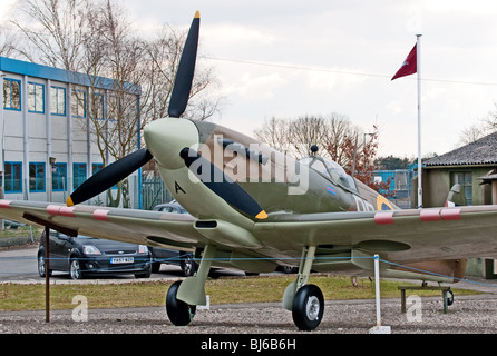 Supermarine Spitfire Mk 1 réplique au Yorkshire Air Museum à Elvington, près de York, au Royaume-Uni. Banque D'Images