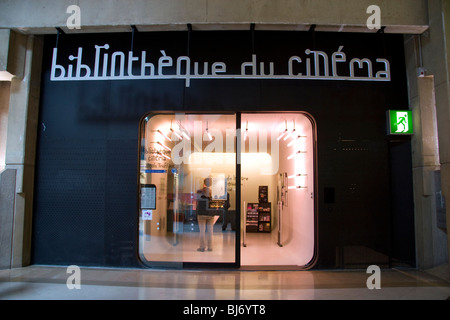 Bibliotheque du Cinema magasins dans le Forum des Halles à Paris, France. Banque D'Images