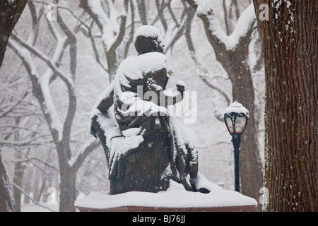 Statue de Robert Burns sur les Œuvres littéraires à pied à Central Park, New York City Banque D'Images