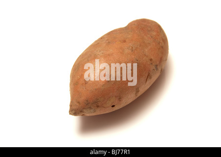 Sweet Potato isolated on a white background studio. Banque D'Images