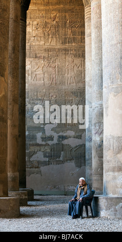 Colonnes, Temple d'Esna, Egypte Banque D'Images