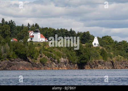 Le Fort Point Light est situé à Fort Point State Park, près de la ville de Stockton Springs et l'embouchure de la rivière Penobscot Banque D'Images