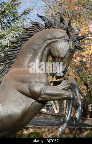 Cheval en bronze sculpture à Tlaquepaque à Sedona Banque D'Images