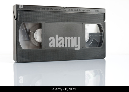 Cassette vidéo VHS isolé sur fond blanc avec clipping path Banque D'Images