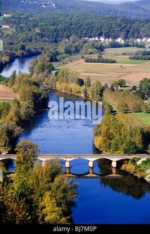 La Dordogne de Domme, Dordogne, South West France ; Europe Banque D'Images