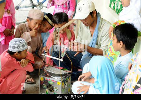 Les sucreries à hawker hikmah mosquée, Tanjung Pinang, Bintan, Indonésie Banque D'Images