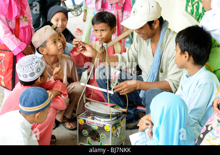 Les sucreries à hawker hikmah mosquée, Tanjung Pinang, Bintan, Indonésie Banque D'Images