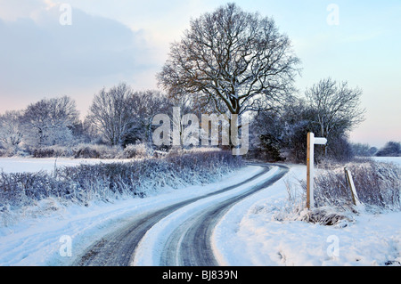 Winter Wonderland country lane Banque D'Images