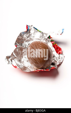 Oeuf en chocolat de Pâques unwrapped Banque D'Images