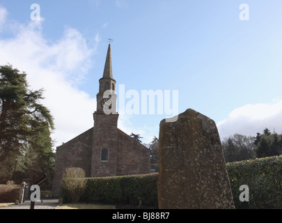 Manse glamis et pierre symbole st fergus glamis kirk angus scotland mars 2010 Banque D'Images