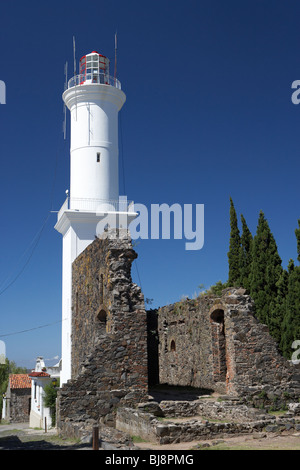 Ruines du couvent San Francisco et leuchtturm Barrio Historico Colonia del Sacramento Uruguay Amérique du Sud Banque D'Images