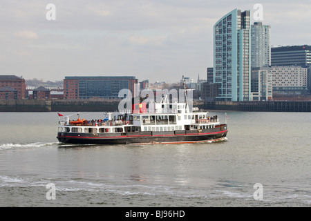 Ferry Boat, IRIS ROYAL DE LA MERSEY, laissant Seacombe et se dirigeant vers Birkenhead Banque D'Images