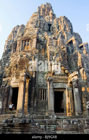 Le Bayon montrant la Tour Centrale, temples d'Angkor, Siem Reap, Cambodge, Asie du Sud-est Banque D'Images