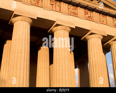 Des colonnes doriques. Réplique du Parthénon, Centennial Park, Nashville, Tennessee. Banque D'Images