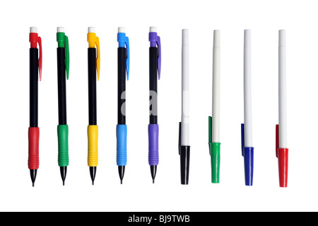 Crayons et stylos de différentes couleurs isolated over white background Banque D'Images
