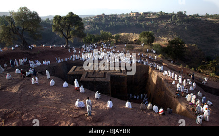 Le jour de rue George à Bet Giyorgis Église, Lalibela, Éthiopie. Matin Messe. Banque D'Images