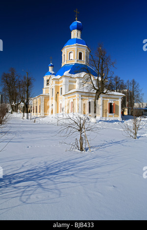 Église Saint Pierre et Paul (1751), Yasenevo, Moscou, Russie Banque D'Images