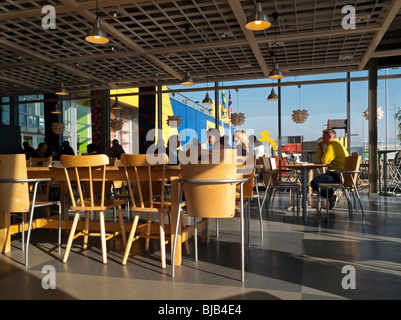 Intérieur de café à IKEA Giltbrook Retail Park près de Nottingham en Angleterre UK Banque D'Images