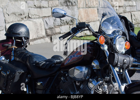 Une moto Harley Davidson noire historique vue de côté gros plan images photos photographie horizontale aux États-Unis US haute résolution Banque D'Images