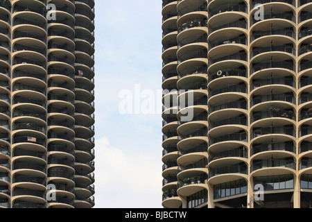 Les tours jumelles de Marina City conçu par Bertrand Goldberg, Chicago, États-Unis d'Amérique Banque D'Images