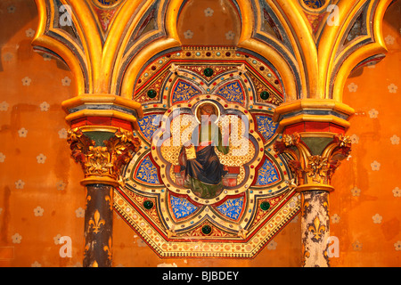 Icône sur le mur de l'étage inférieur de la chapelle palatine, la Sainte-Chapelle, Paris, France. Banque D'Images