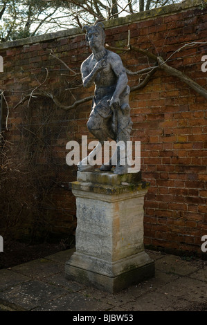 Statue de Pan à l'Painswick Rococo Garden dans les Cotswolds Banque D'Images