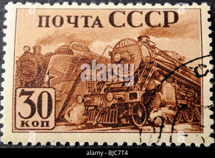 Urss - circa 1941 : timbre imprimé dans l'URSS montre les locomotives à vapeur, vers 1941 Banque D'Images