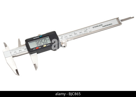 Étrier en acier inoxydable numérique isolé sur un fond blanc. Banque D'Images