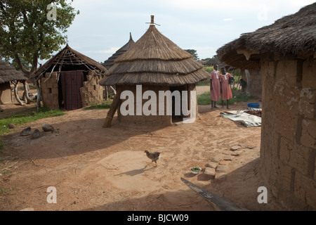 Maisons dans le camp de réfugiés de Acowa - Amuria, sous-région de Teso, District de l'Ouganda, l'Afrique de l'Est Banque D'Images