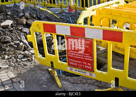 Les barrières de travaux, United Utilities / réseaux de gaz du Nord, au Royaume-Uni. Banque D'Images