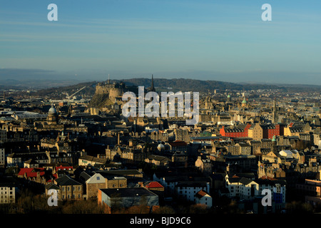 Le Château d'Édimbourg Édimbourg et de Salisbury Crags Ecosse Banque D'Images