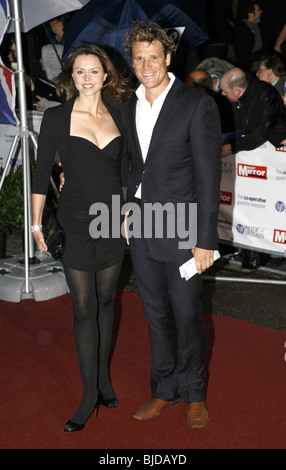 JAMES CRACKNELL & BEVERLEY TURNER 2008 PRIDE OF BRITAIN AWARDS LONDON TELEVISION CENTRE LONDON LONDON LONDON ENGLAND 30 sept. Banque D'Images