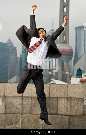 Man dans l'air. Banque D'Images